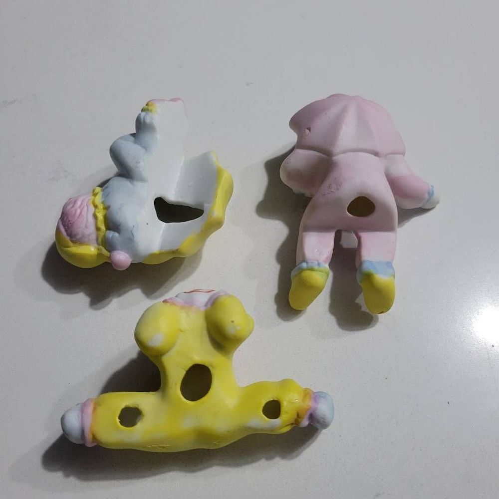 Whimsical 1970s Enesco Shelf Sitting Clown Trio - Retro Ceramic Clown Figurines - Picture 10 of 14